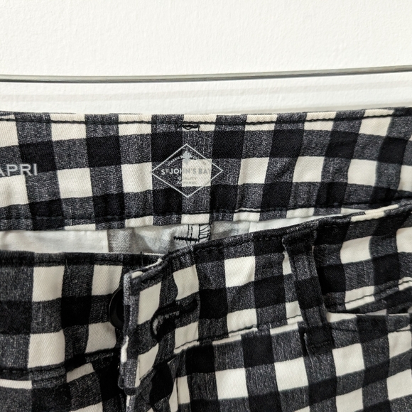 St Johns Bay Crop Pants Size 4 Black & White Plaid Checked - Picture 5 of 7